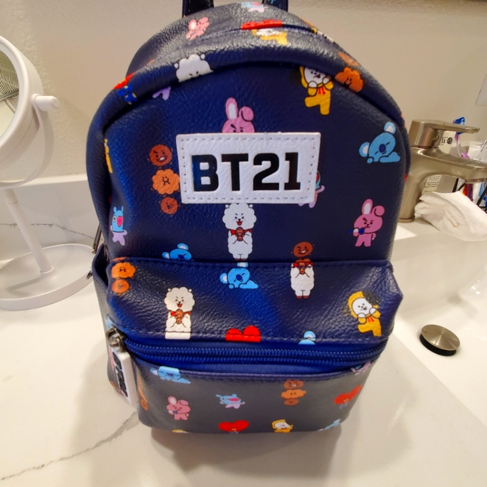 BT21 mini bagback